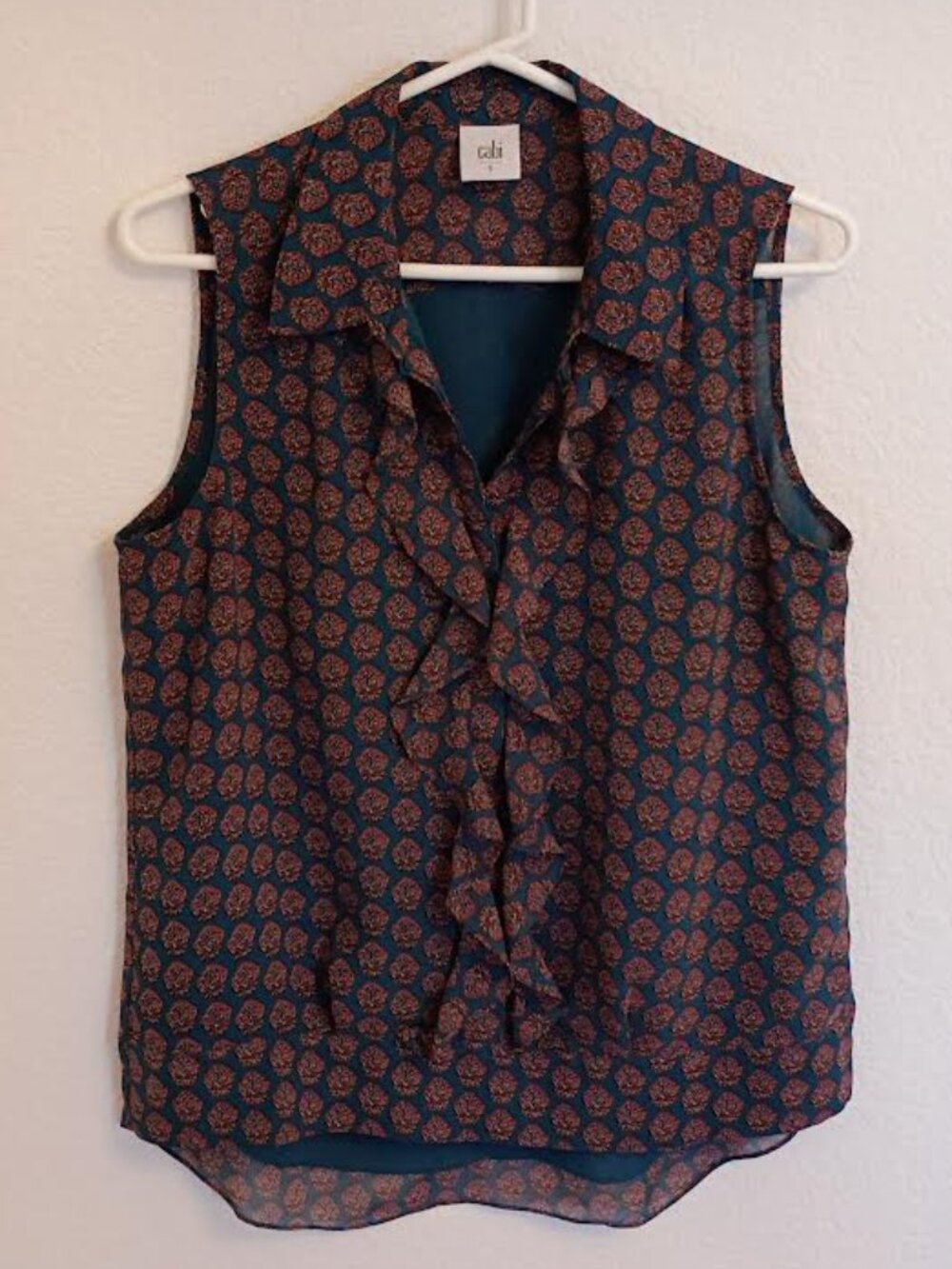 CABI WOMEN'S TOP #3275 TEAL BLUE MEDALLION SLEEVELESS LINED RUFFLE SIZE SML